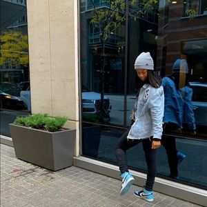 Meet your Posher, Dominique